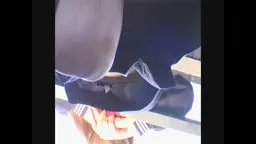 女子校生染み付き接写パンチラ2