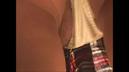 女子校生Tバックハミ毛パンチラ 3