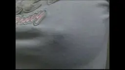 フィットネスクラブで浮き出たポッチリ乳首撮影